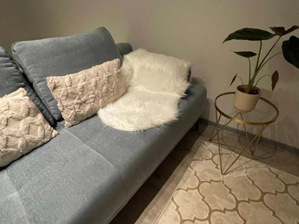 Appartement Urbansuites - Modern & Zentral In Der - Dein Zuhause In *